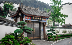 从山村少年到酒业开拓者：国裕酒业创始人马来的匠心之路
